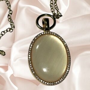 18" Premier Designs Necklace, Resembles Mother Of Pearl With Rhinestones Pendant